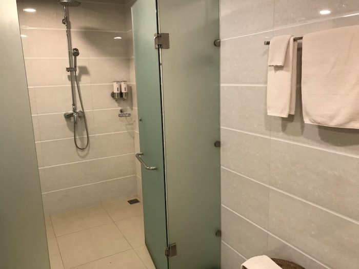 ミンガラースカイラウンジのシャワー室